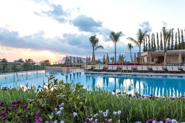 MICHELL HOTEL & SPA BEACH CLUB