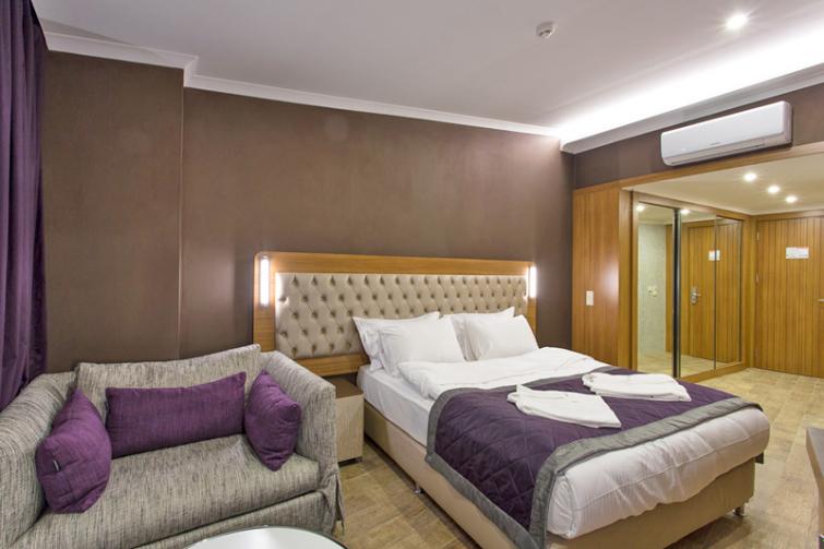 MICHELL HOTEL & SPA BEACH CLUB