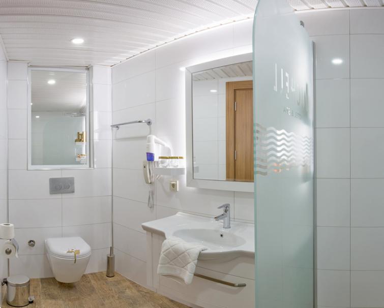 MICHELL HOTEL & SPA BEACH CLUB