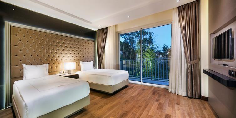 BELLIS DELUXE HOTEL