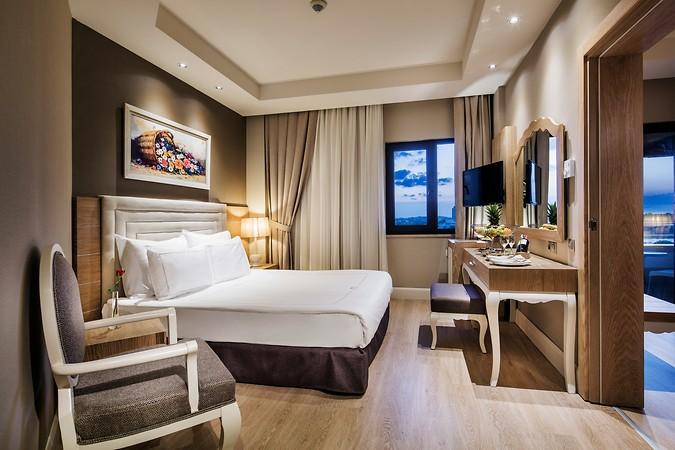 BELLIS DELUXE HOTEL