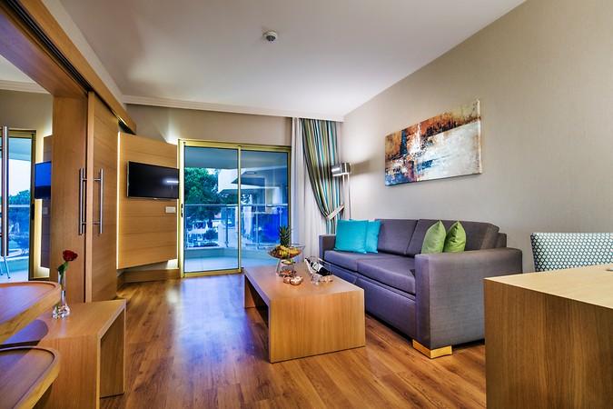 BELLIS DELUXE HOTEL