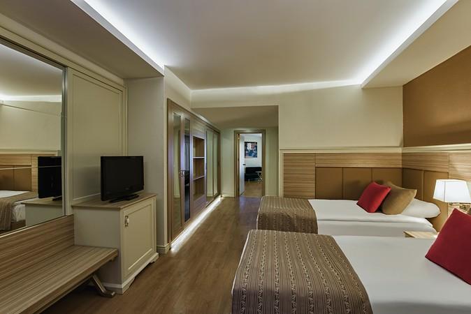 DELPHİN DELUXE RESORT 