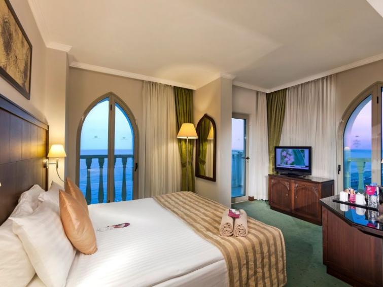 CROWNE PLAZA ANTALYA