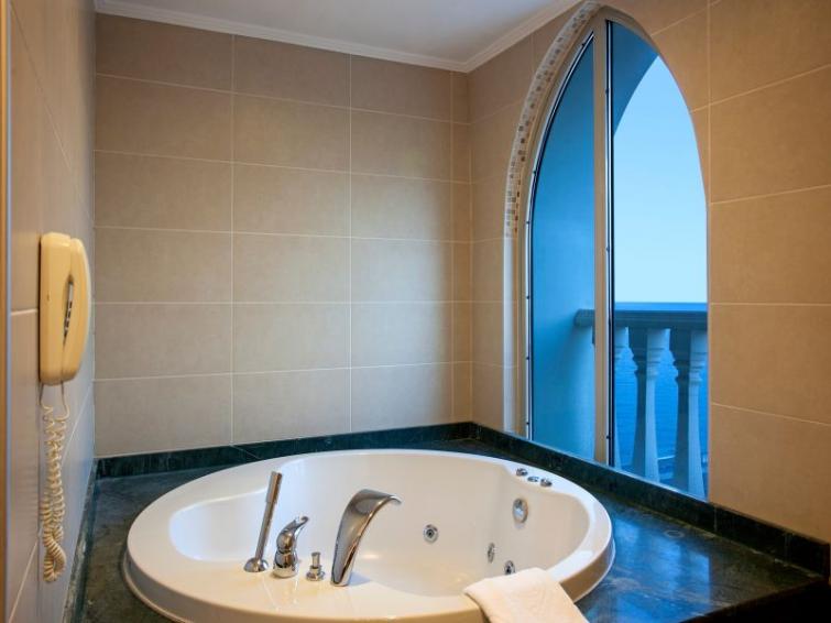 CROWNE PLAZA ANTALYA