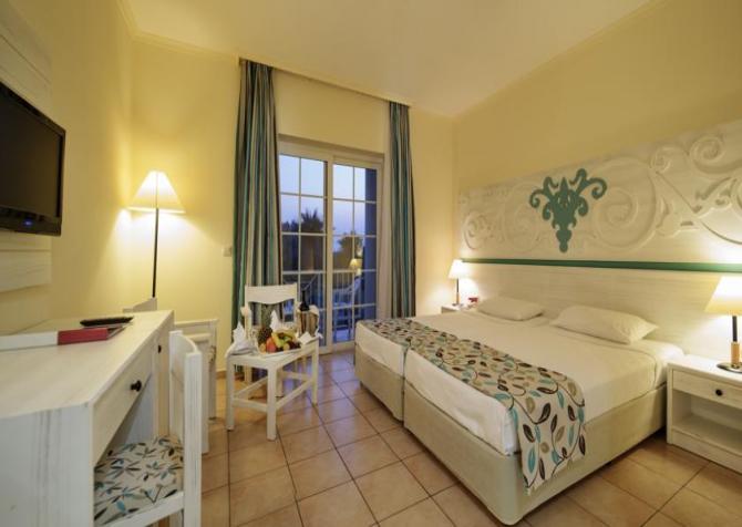 Euphoria Palm Beach Resort