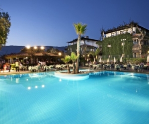 Club Titan Hotel