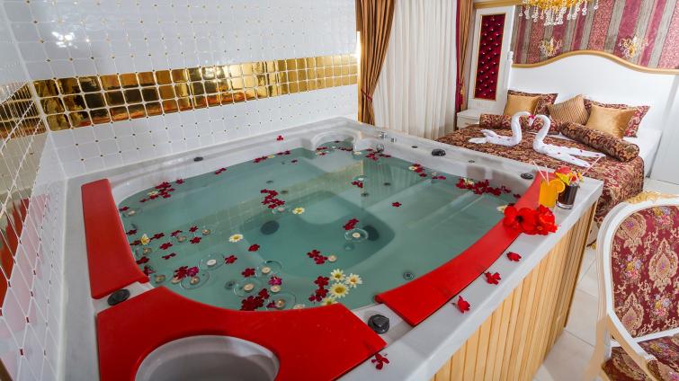 Modern Saraylar Halal Hotel Spa