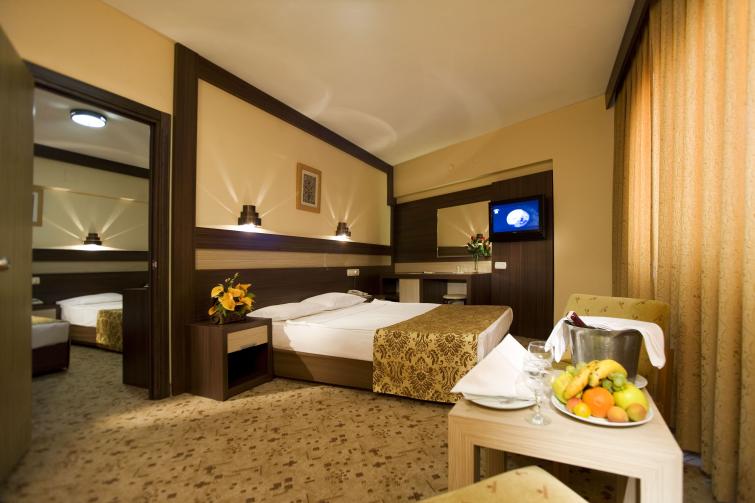 Lonicera World Hotel