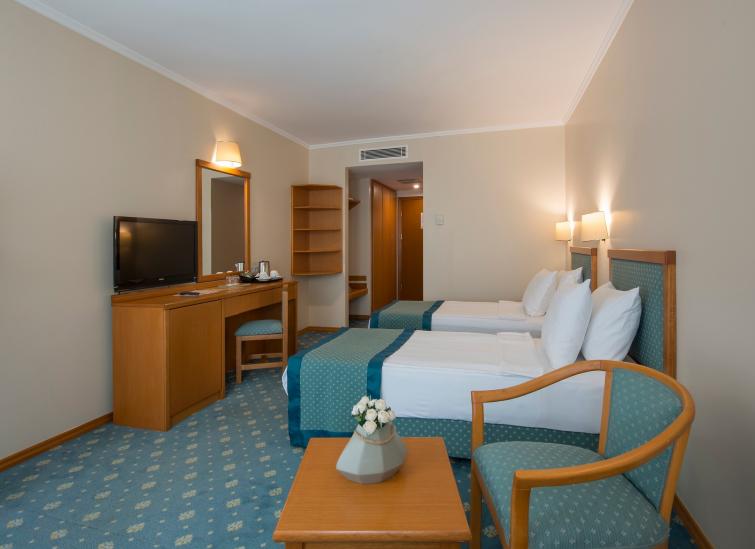 Miramare Queen Hotel
