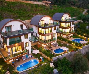 Villa Bektaş 5+1 Deniz Manzaralı Özel Havuzlu