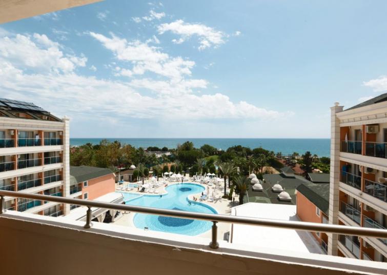İnsula Resort & Spa