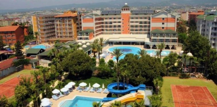 İnsula Resort & Spa