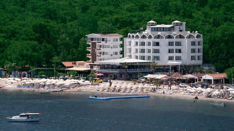 Class Beach Hotel