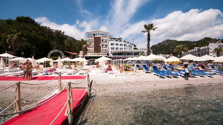 Class Beach Hotel