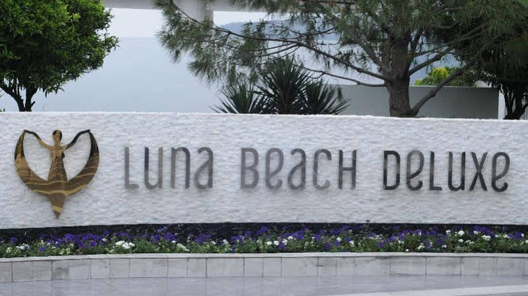 Luna Beach Deluxe Hotel