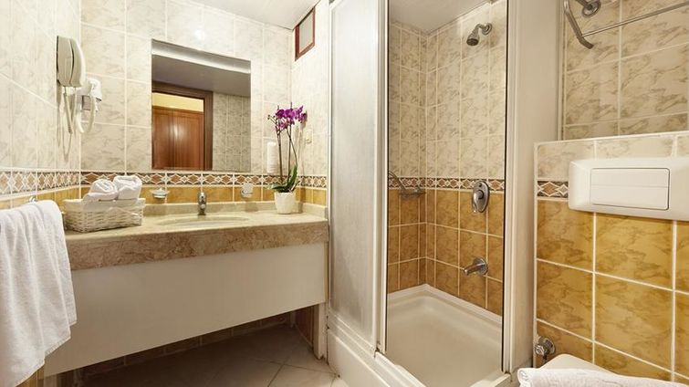 Golden Age Crystal Hotel