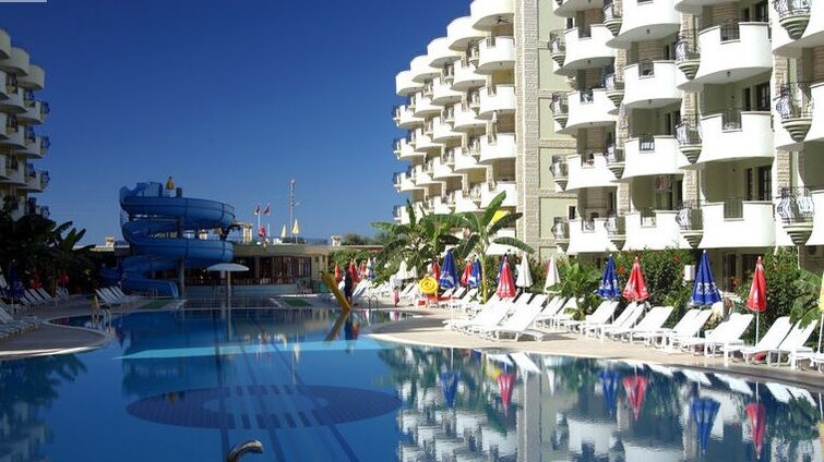 May Garden Club Hotel