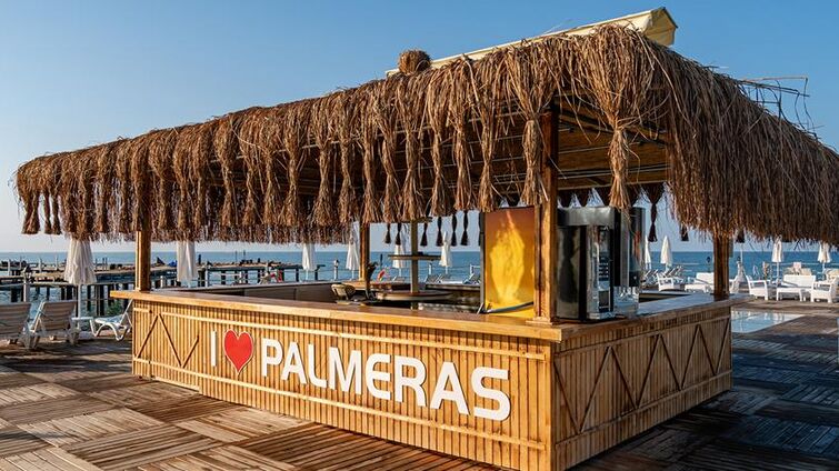 Palmeras Beach Hotel