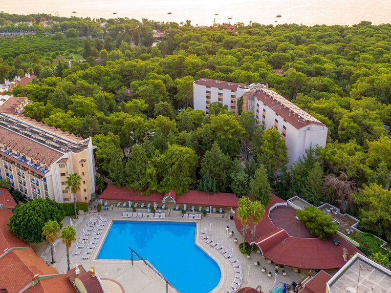 Armas Kaplan Paradise Hotel