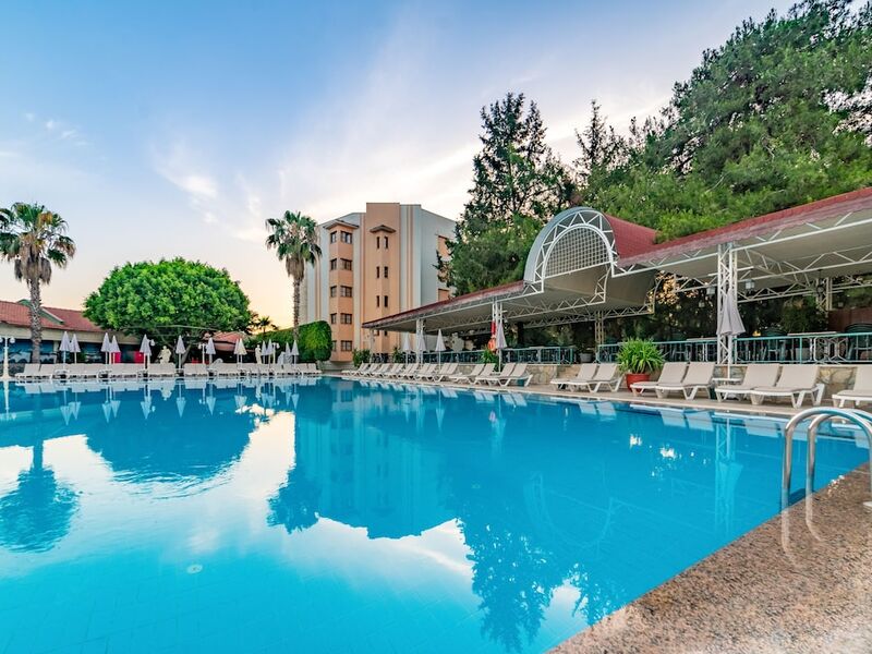 Armas Kaplan Paradise Hotel