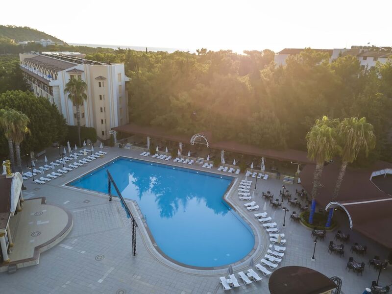 Armas Kaplan Paradise Hotel