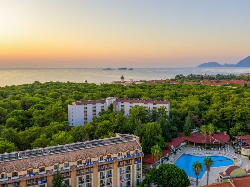 Armas Kaplan Paradise Hotel