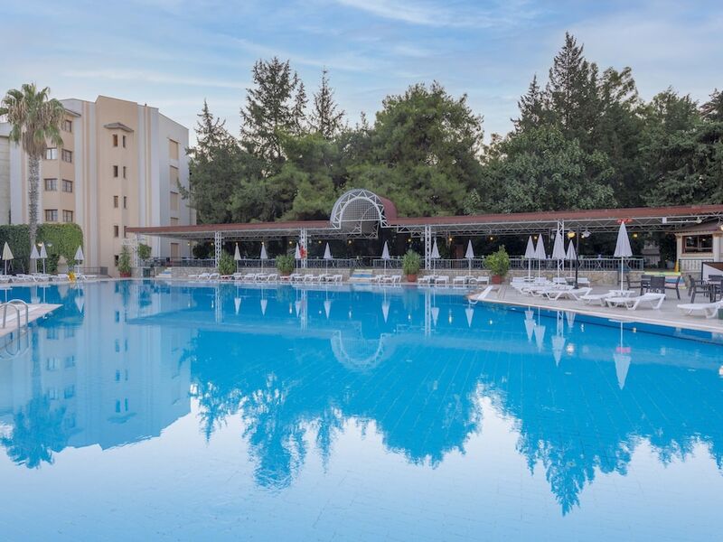 Armas Kaplan Paradise Hotel