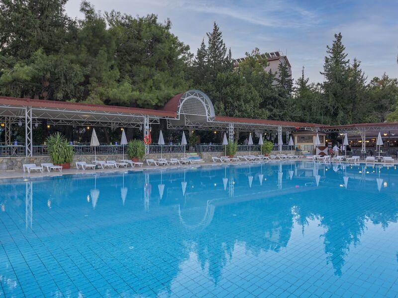 Armas Kaplan Paradise Hotel