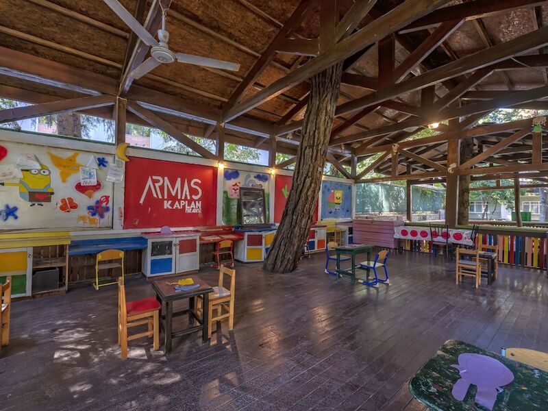 Armas Kaplan Paradise Hotel