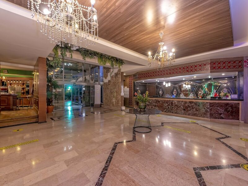 Armas Kaplan Paradise Hotel