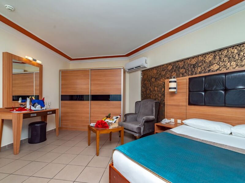 Armas Kaplan Paradise Hotel