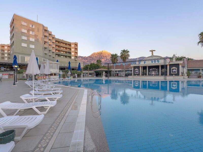 Armas Kaplan Paradise Hotel