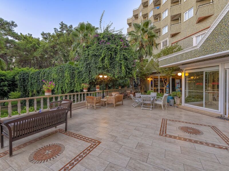 Armas Kaplan Paradise Hotel