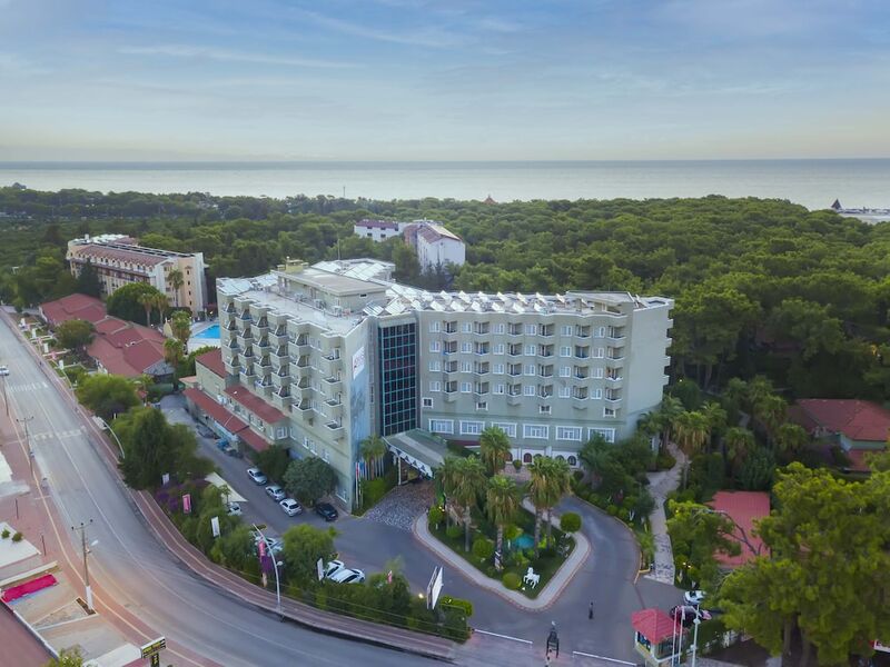 Armas Kaplan Paradise Hotel