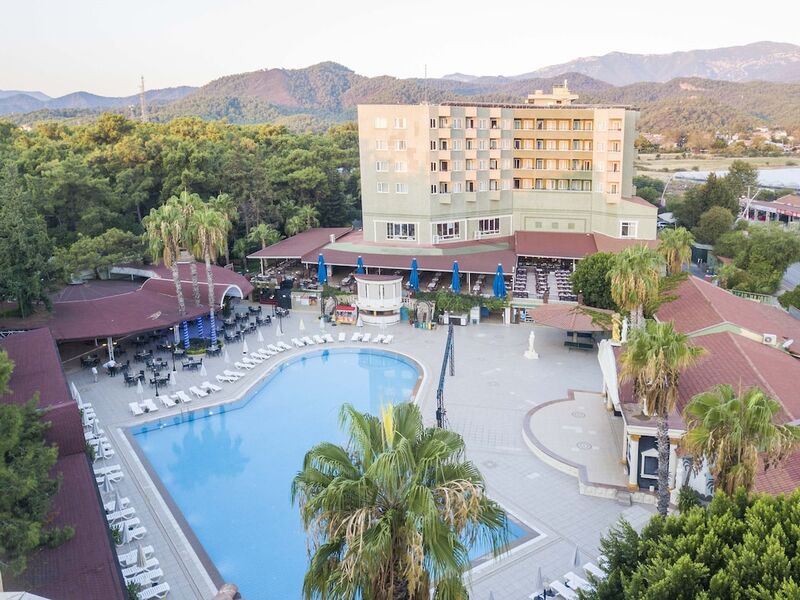 Armas Kaplan Paradise Hotel