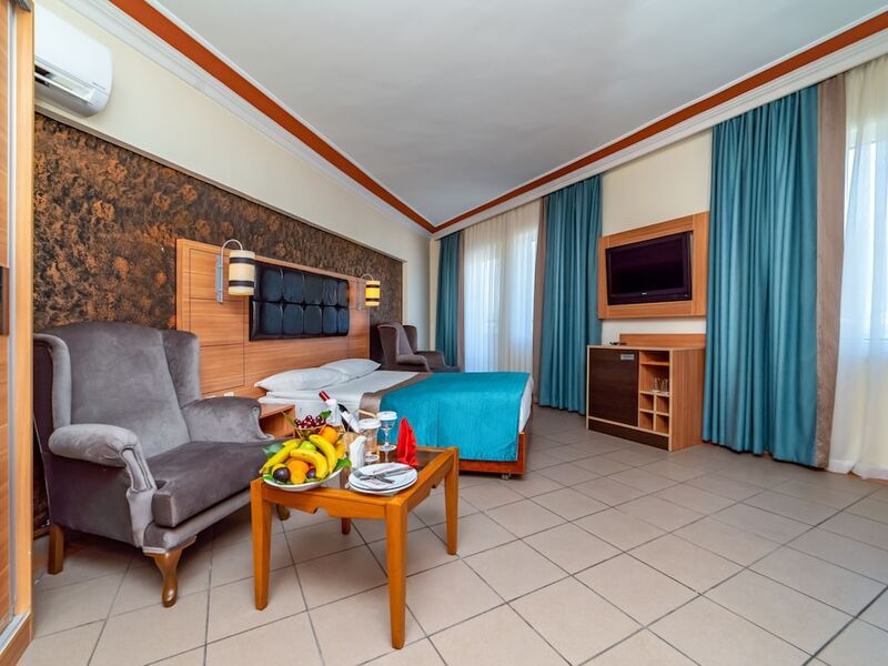 Armas Kaplan Paradise Hotel