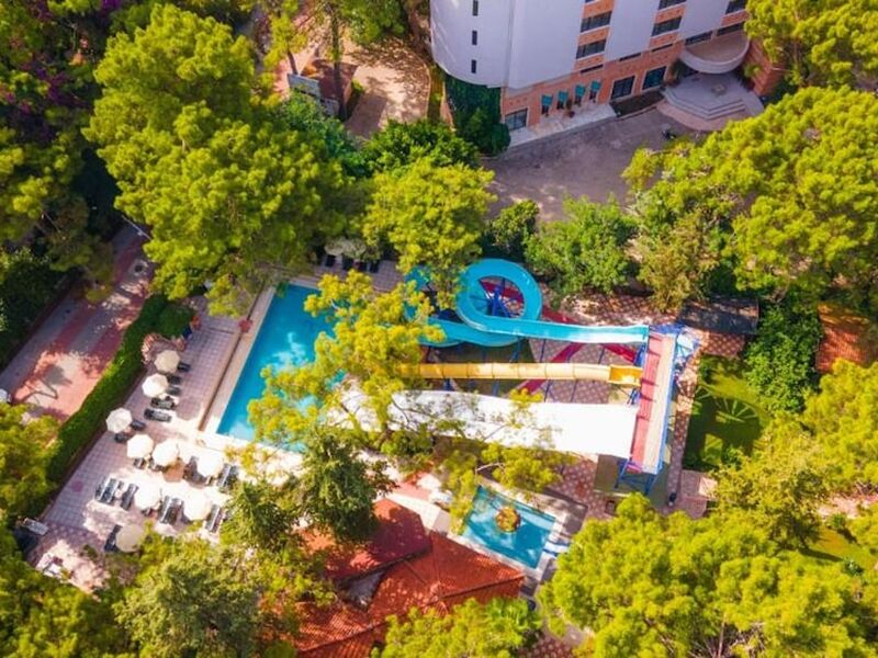 Armas Kaplan Paradise Hotel