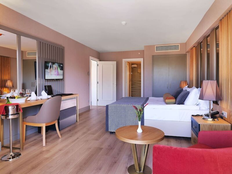 İmperial Turkiz Resort Hotel