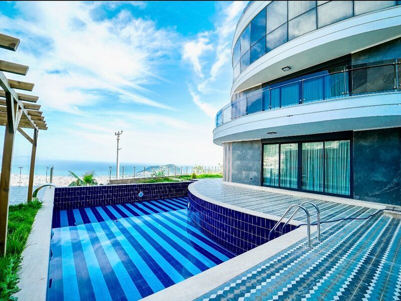 Villa Roma Tepe 4+2 Deniz Mavzaralı Özel Havuzlu