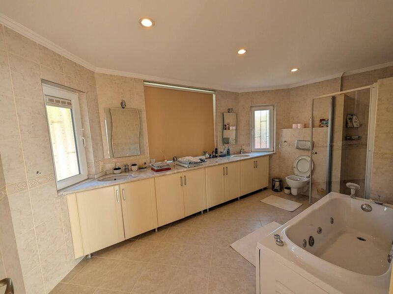 Villa Kargıcak 5+1 Deniz Manzaralı Özel Havuzlu