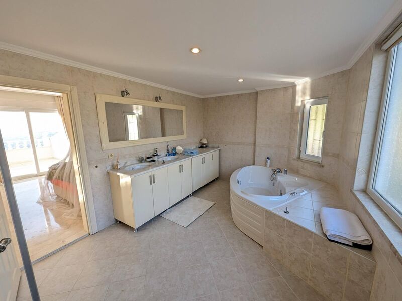 Villa Kargıcak 5+1 Deniz Manzaralı Özel Havuzlu