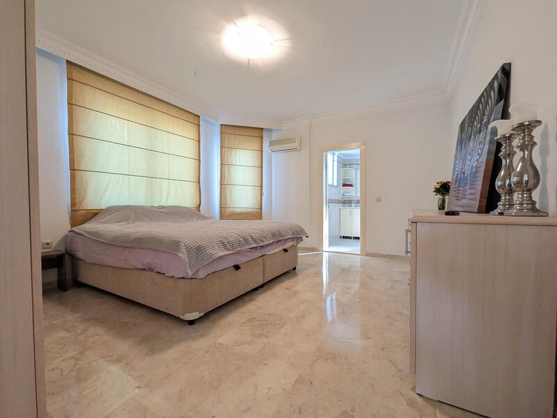Villa Kargıcak 5+1 Deniz Manzaralı Özel Havuzlu