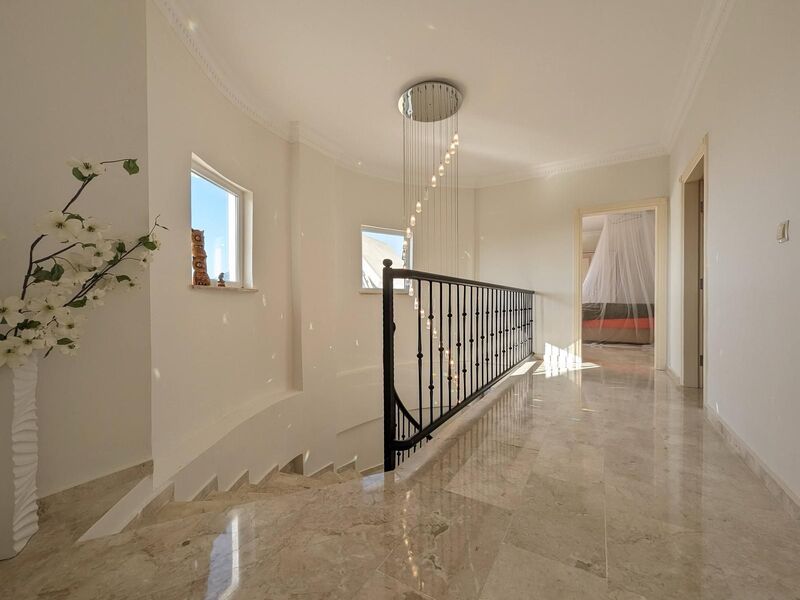 Villa Kargıcak 5+1 Deniz Manzaralı Özel Havuzlu
