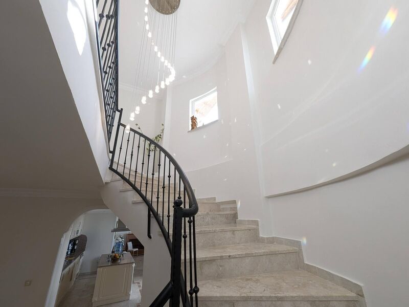 Villa Kargıcak 5+1 Deniz Manzaralı Özel Havuzlu