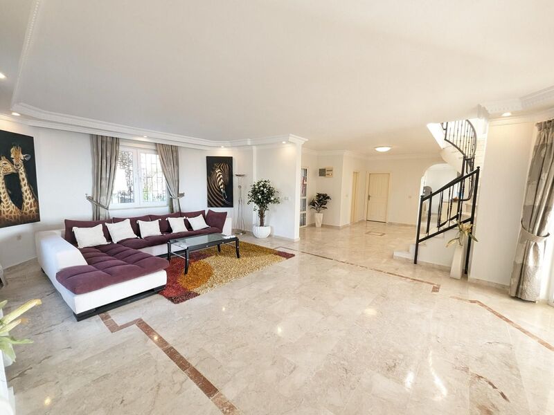 Villa Kargıcak 5+1 Deniz Manzaralı Özel Havuzlu