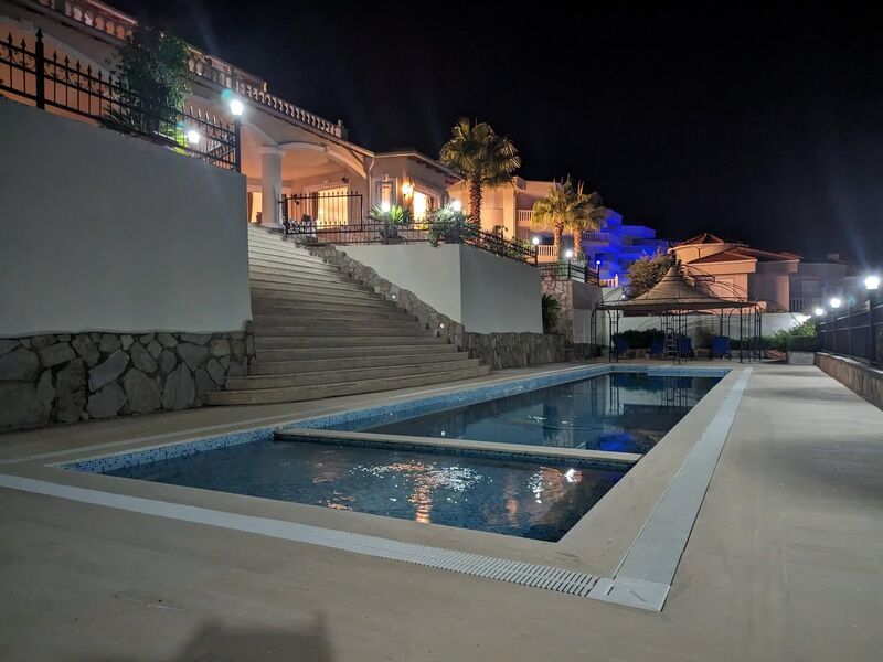 Villa Kargıcak 5+1 Deniz Manzaralı Özel Havuzlu