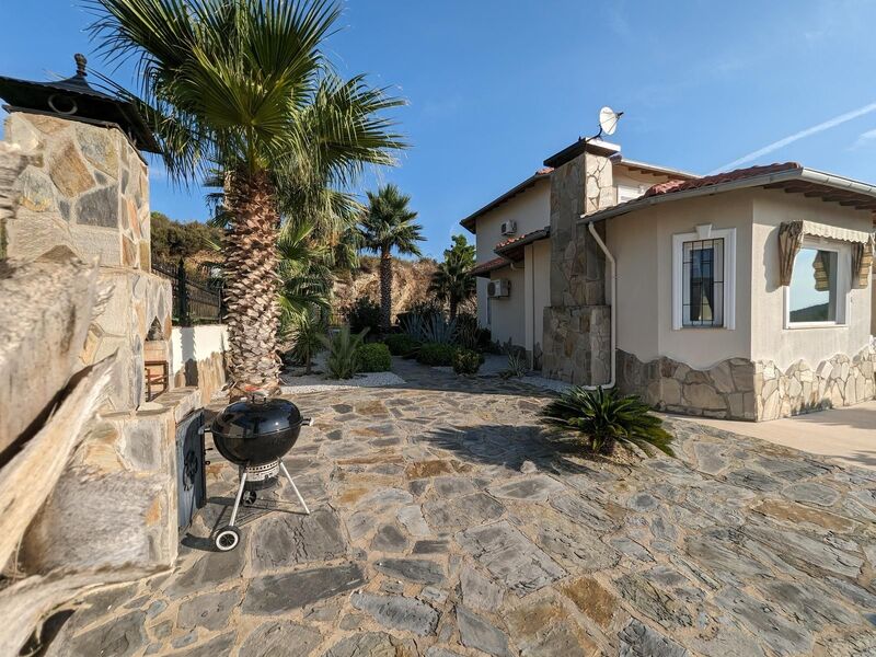 Villa Kargıcak 5+1 Deniz Manzaralı Özel Havuzlu