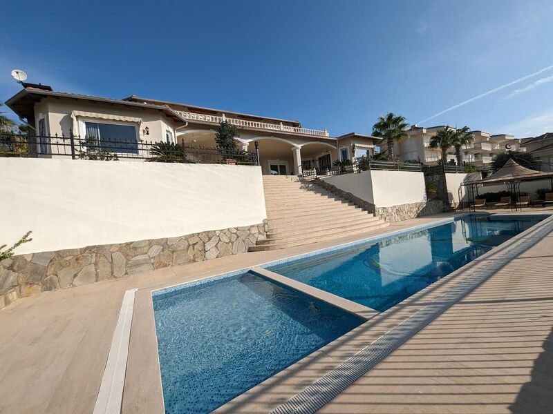 Villa Kargıcak 5+1 Deniz Manzaralı Özel Havuzlu