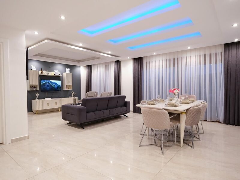 Villa Bektaş 5+1 Deniz Manzaralı Özel Havuzlu